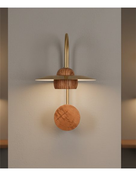 Txapela wall light - Pedret Lighting - Decorative oak wood lamp with brass disc