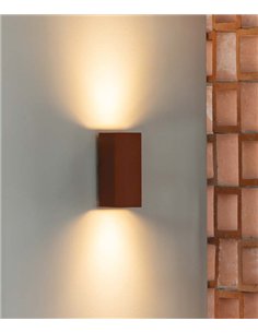 Lune wall light - Faro - Rectangular design with dual lighting