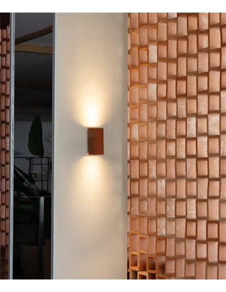 Lune wall light - Faro - Rectangular design with dual lighting